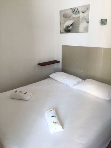 Bedroom 2, Hôtel Restaurant Le 8, Alpes-Maritimes