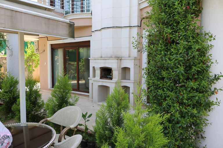 Others 5, Asfar Villa, Merkez