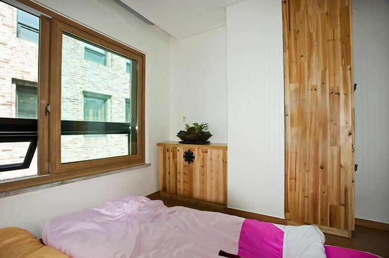Bedroom 2, Myeongdong ECO House, Jung