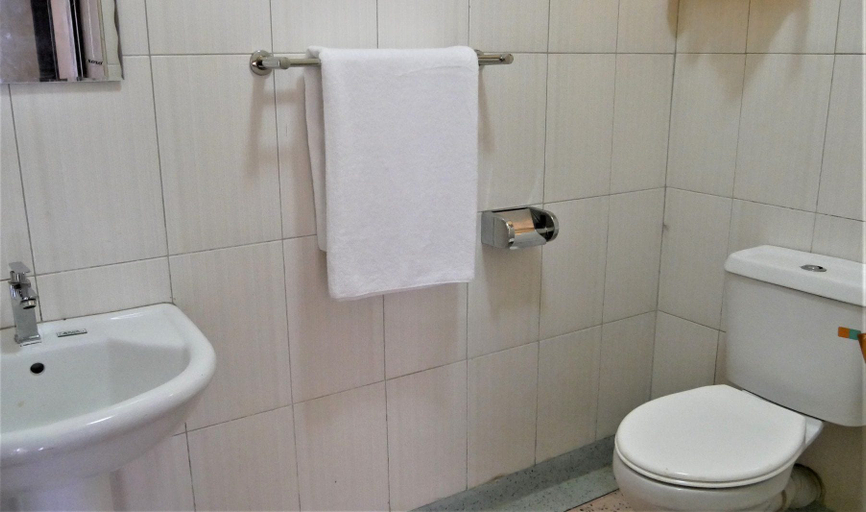 Bathroom 3, Acacia Boutique Hotel, Entebbe