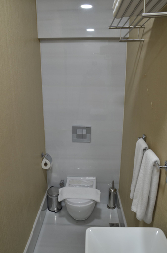 Bathroom 5, Miller Hotel, Beyoğlu