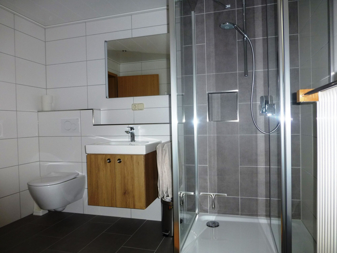 Bathroom 3, Abseits vom Larm und Verkehr, Bamberg