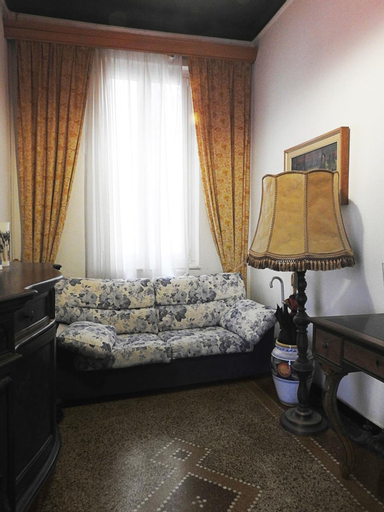 Bedroom 4, Albergo Annabella, Genova