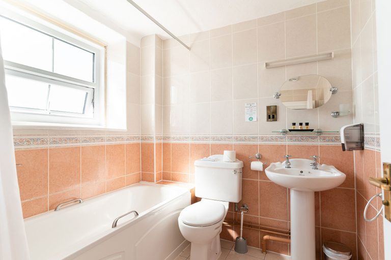 Bathroom 5, The Pier Hotel, East Sussex