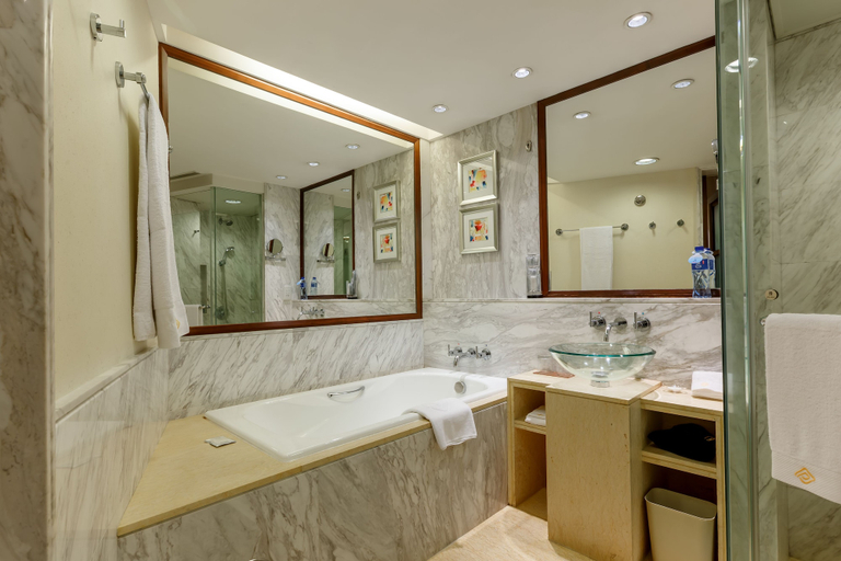 Bathroom 5, Parklane Hotel, Dongguan