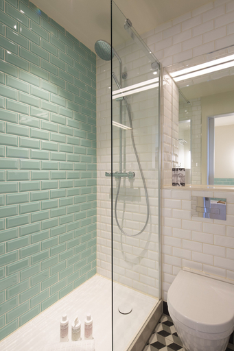 Bathroom 4, Abbey Strand Apartments, at Holyrood, Edinburgh