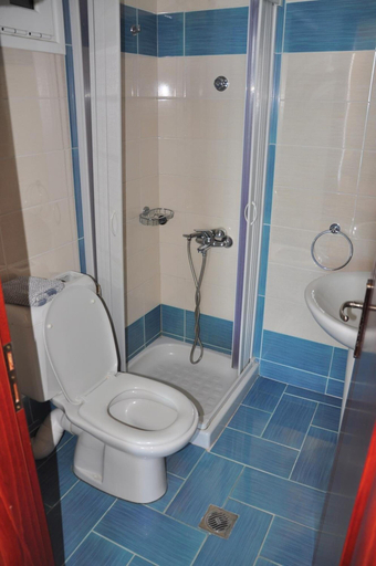 Bathroom 5, Hotel Lefkadi, Central Greece