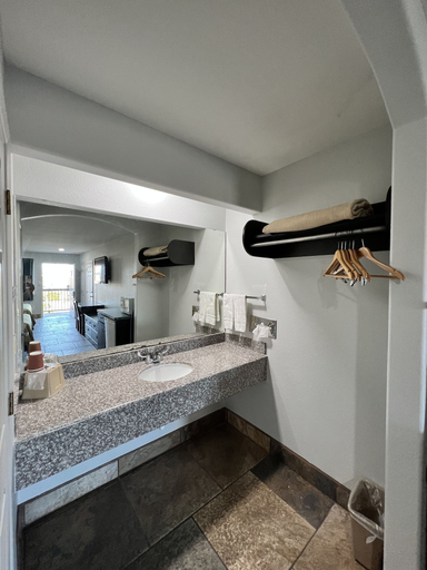 Bathroom 4, Texas Inn La Feria, Cameron
