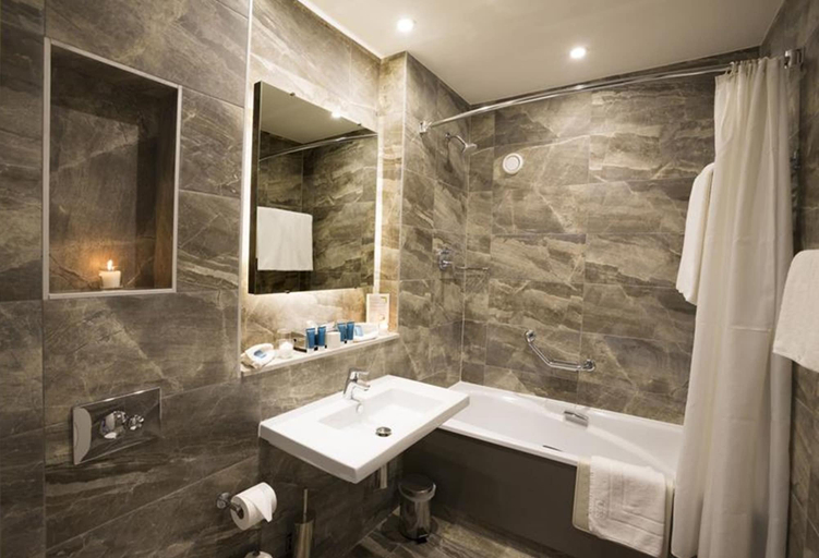 Bathroom 5, Talbot Hotel Midleton