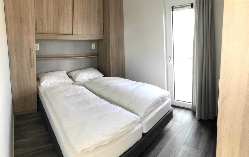 Bedroom 3, O'Lin Lake Resort, Hole