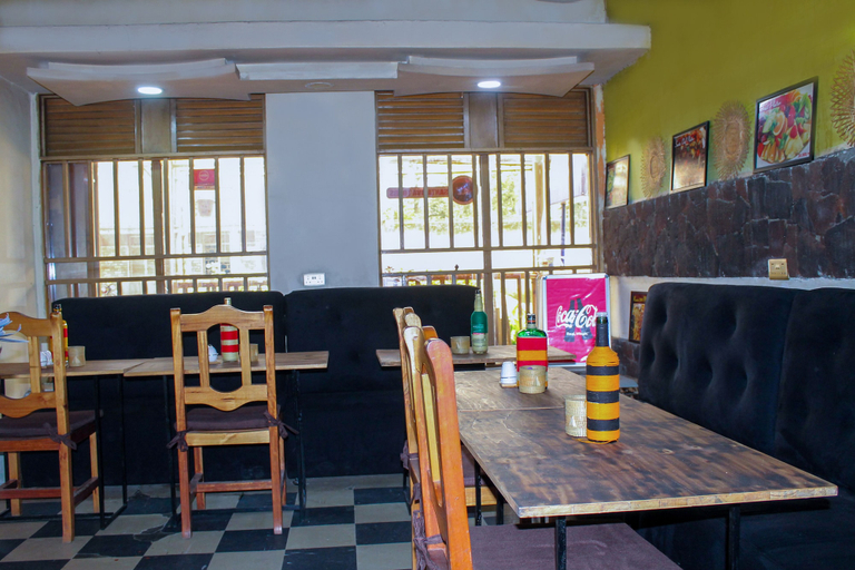 Food & Drinks 4, Motel Santaviva, Kisoro