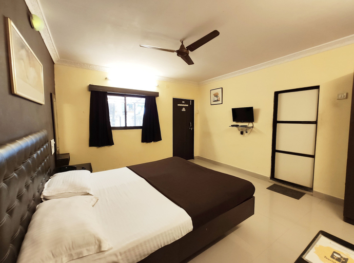 Bedroom 3, Tourist Resort, Mumbai Suburban