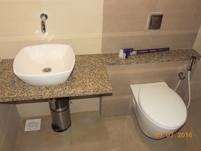 Bathroom 3, Hotel Darshan, Mahesana