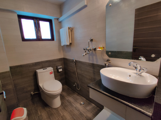 Bathroom 3, Hostmandu, Bagmati