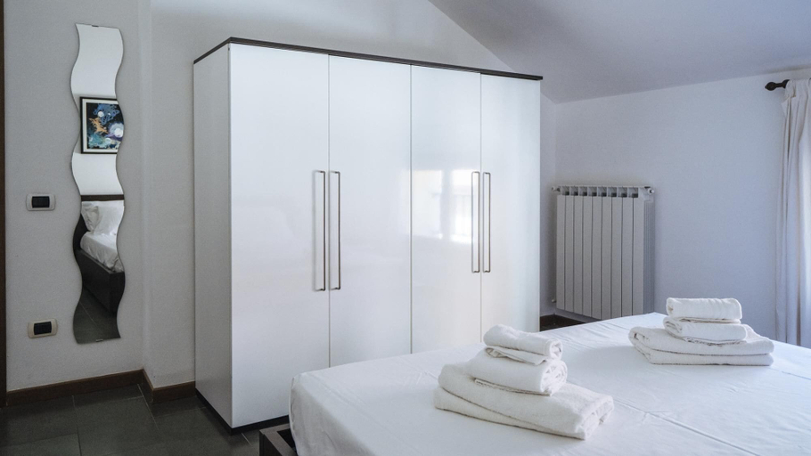 Bedroom 4, Viale Hambury 51, Savona