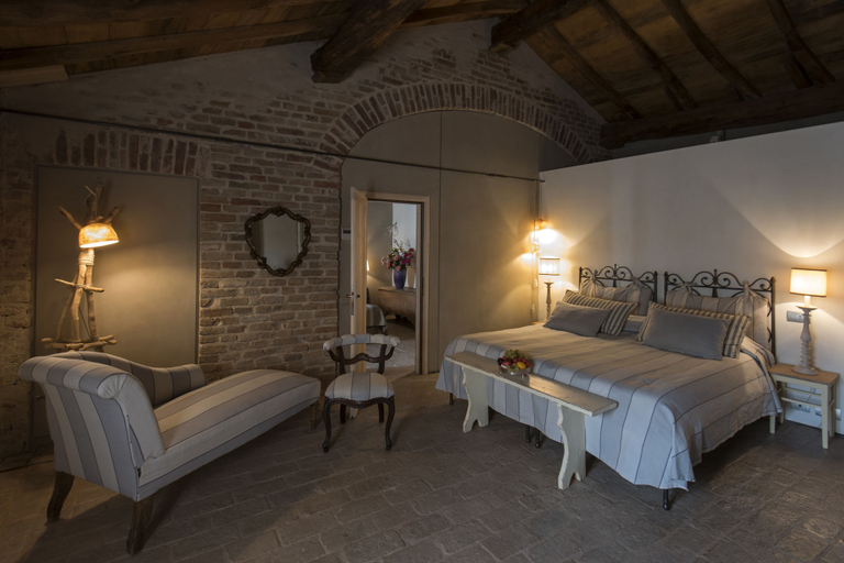 Bedroom 2, Antica Corte Pallavicina, Parma