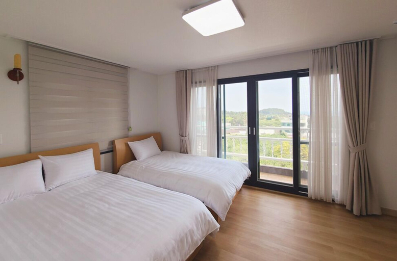 Bedroom 2, Hera's Castle, Seogwipo