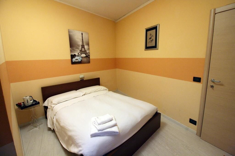 Bedroom 3, Albergo Ristorante la Bussola, Bergamo