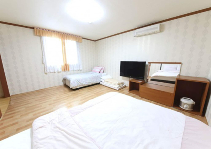 Bedroom 2, Seolak Resortel, Sokcho
