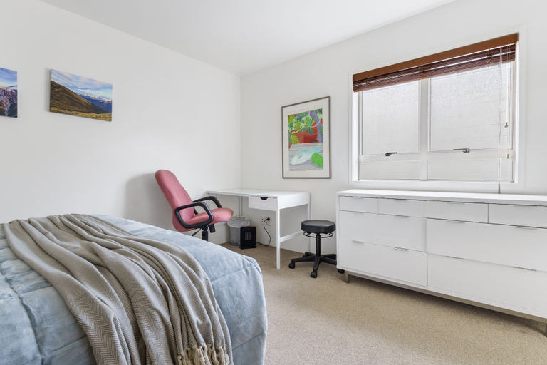 Others 5, CBD Spacious 3 Storey Terrace House, Waitakere