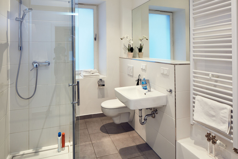 Bathroom 4, Apartments 4 YOU - Goethestrasse, Fürth