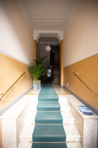 Others 5, Home Hotel - Sacchini 16, Milano