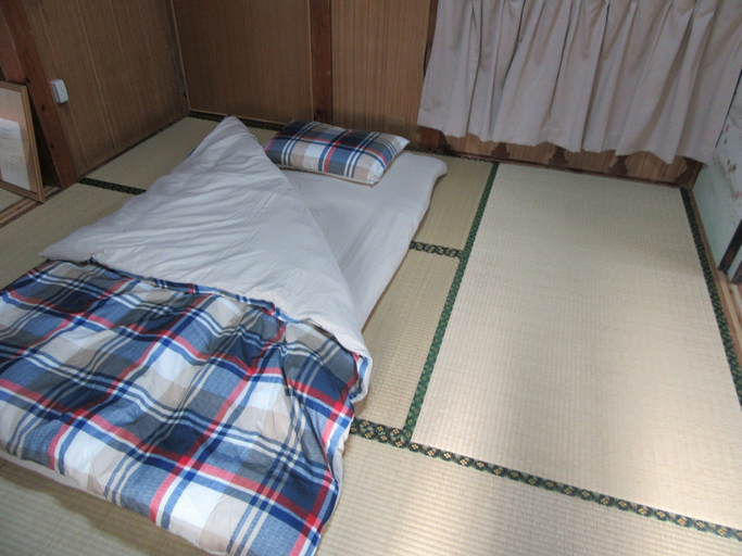 Bedroom 2, KOMINNKA GUEST HOUSE YA-RU, Motobu