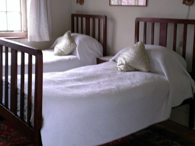 Bedroom 2, Iolanthe, London