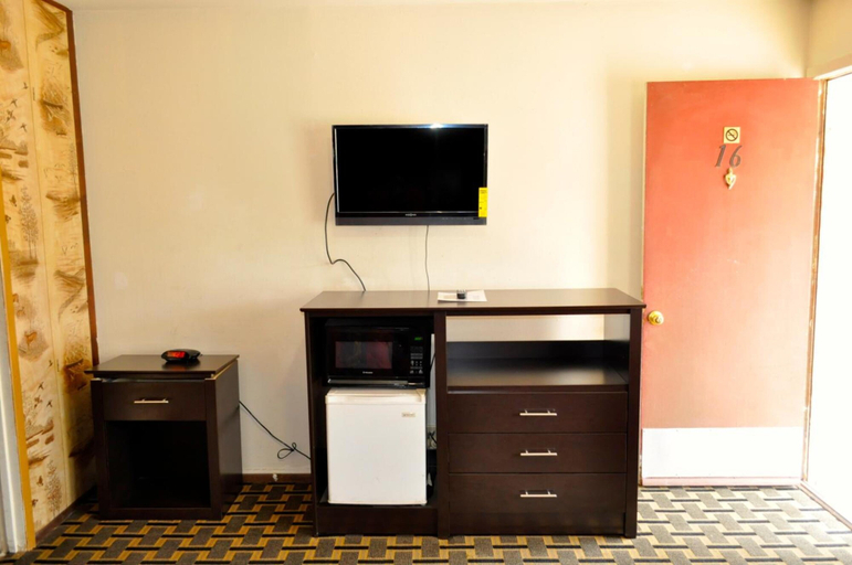 Others 5, Andrews Motor Inn, Andrews
