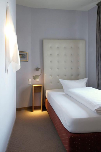 Bedroom 3, DORMERO Hotel Kehl, Ortenaukreis