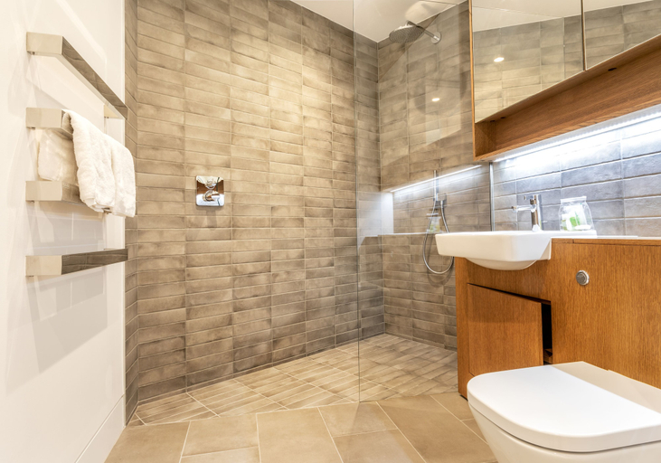 Bathroom 4, Hoxton Press by Servprop, London