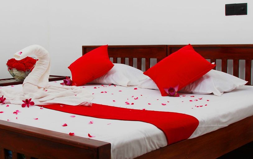 Bedroom 2, Senaro Holiday Resort, Nagoda