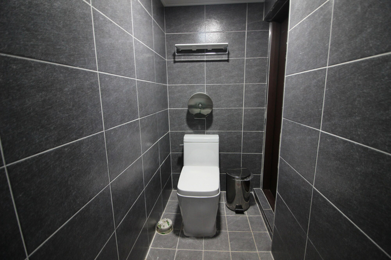 Bathroom 4, Bibimbap Guesthouse, Jongno