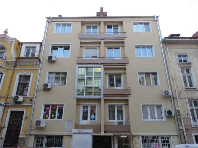 Exterior & Views 2, Baratero City Corner Apartment, Stolichna