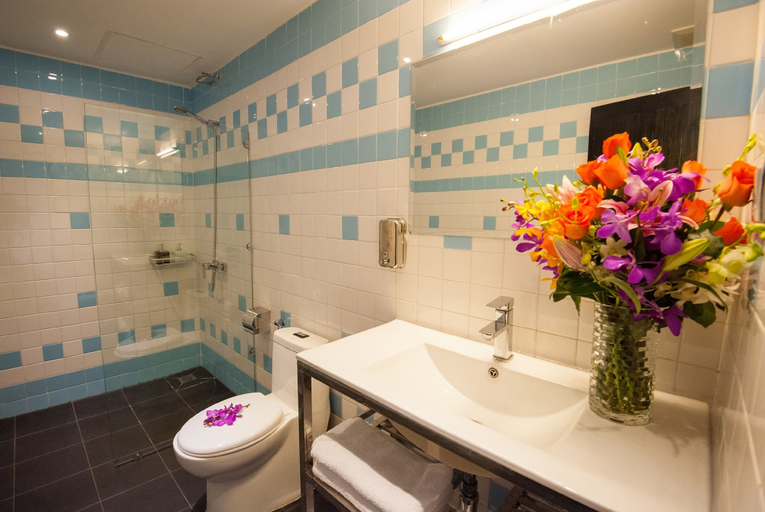 Bathroom 4, Villa Silk Road Hotel, Phnom Penh
