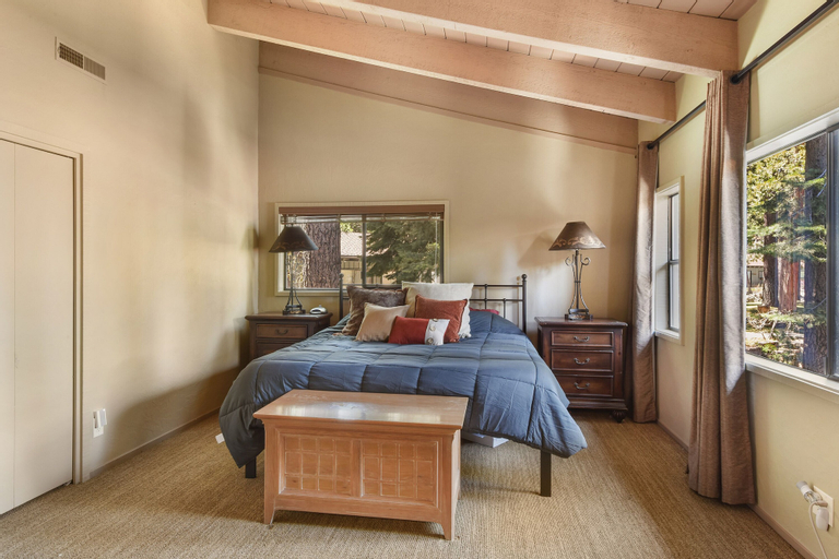 Bedroom 2, Waters Edge Oasis Shared Pool & Pier Access, El Dorado