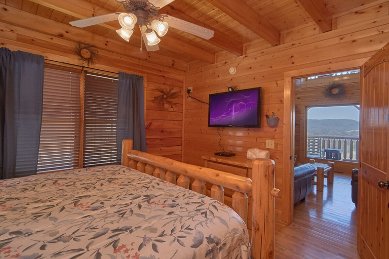 Bedroom 2, I Can Only Imagine - One Bedroom Cabin, Sevier