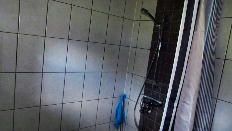 Bathroom 4, Salkolahti Vehmaanpirtti, Pirkanmaa