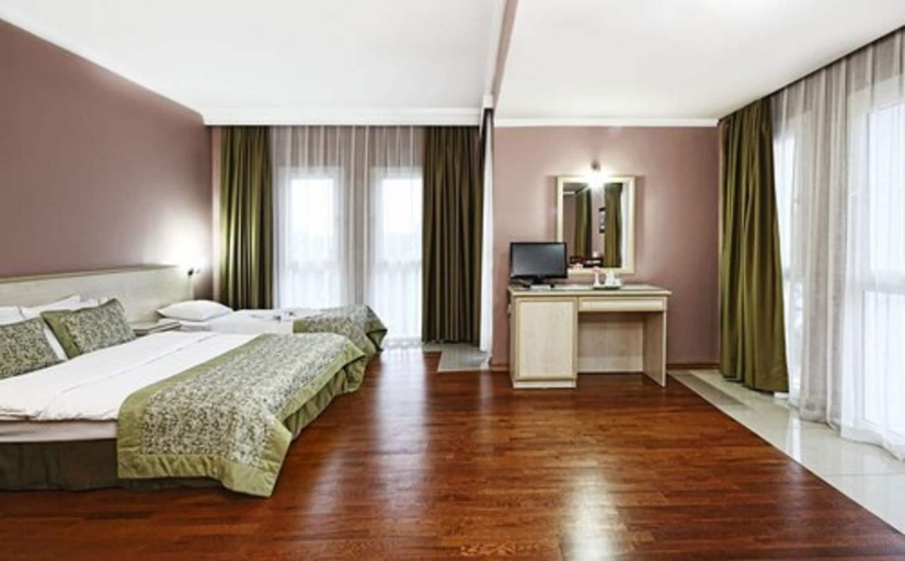 Bedroom 3, Halic Park Hotel, Ayvalık