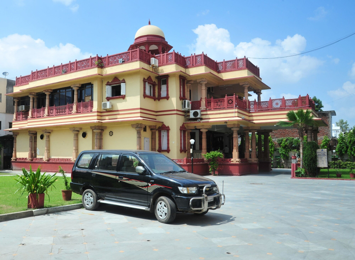 Exterior & Views 2, Hotel Siddhartha Palace, Ahmadabad