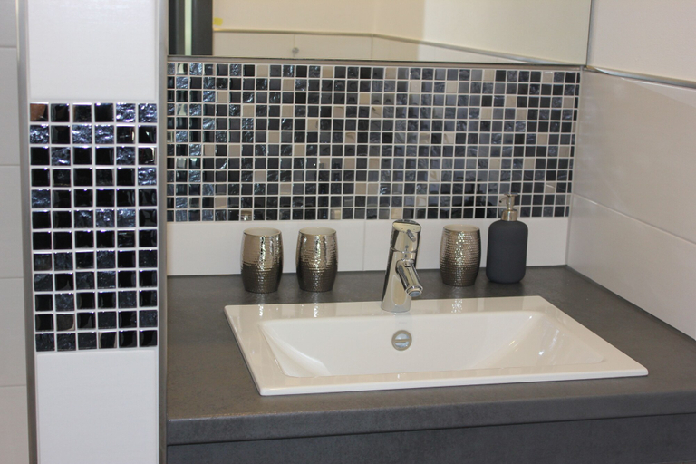 Bathroom 5, Boardinghouse Lorscher Straße, Bergstraße