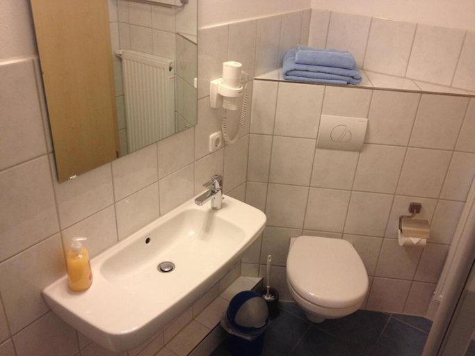 Bathroom 3, Pension Ratskeller Hagenow, Ludwigslust-Parchim