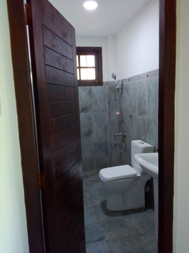 Bathroom 2, New Magnet Villa, Hikkaduwa