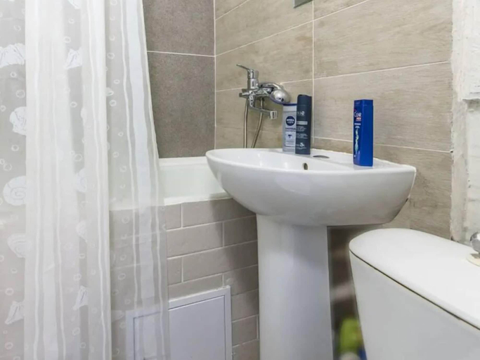 Bathroom, Apartment - Kravchenko 24-35, Western