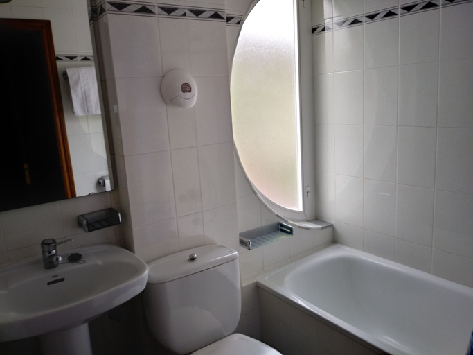 Bathroom 3, Casa Pepe, Asturias