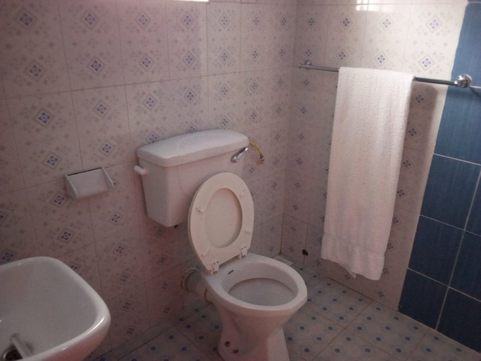 Bathroom 3, Regency Guest Homes, Nyeri Town