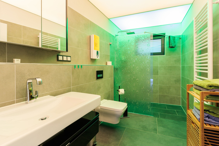 Bathroom 4, Apartment Leverkusen City, Leverkusen