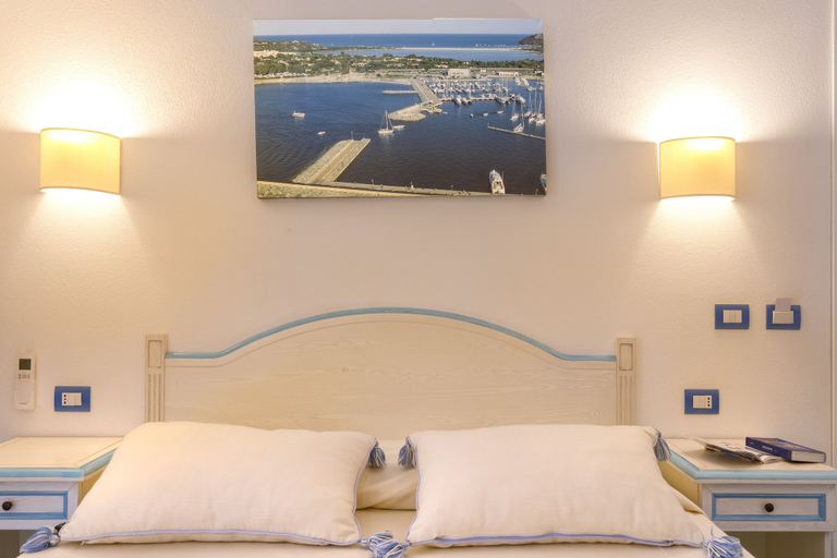 Bedroom 4, Janas Hotel, Cagliari