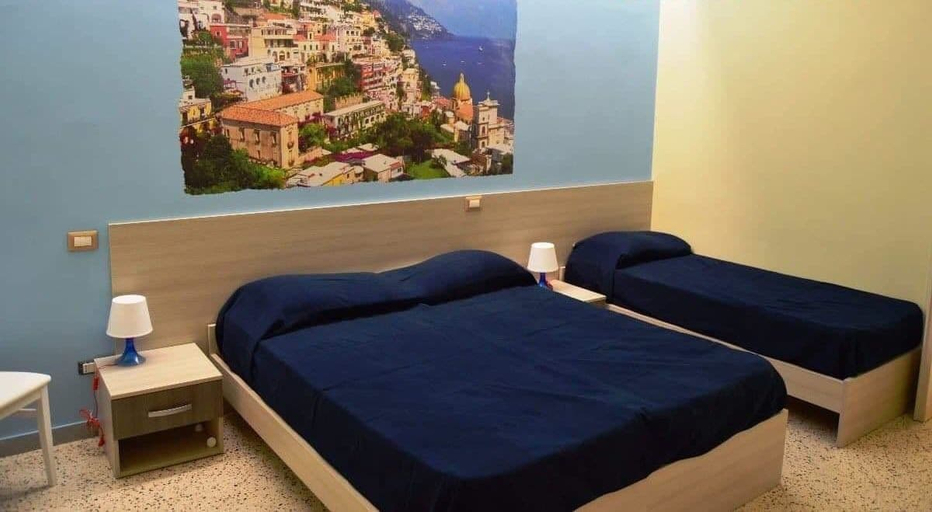 Bedroom 2, B&B La Fontana de li Papi, Salerno