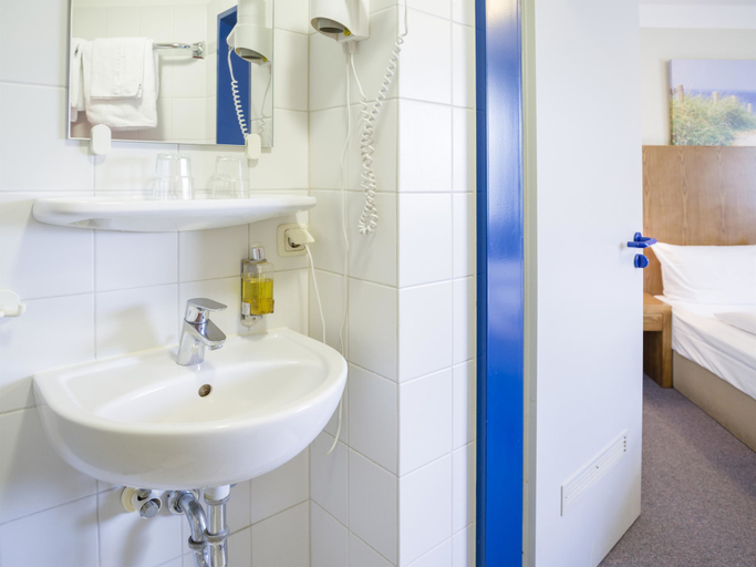 Bathroom 5, Hotel Königstein Kiel by Tulip Inn, Kiel